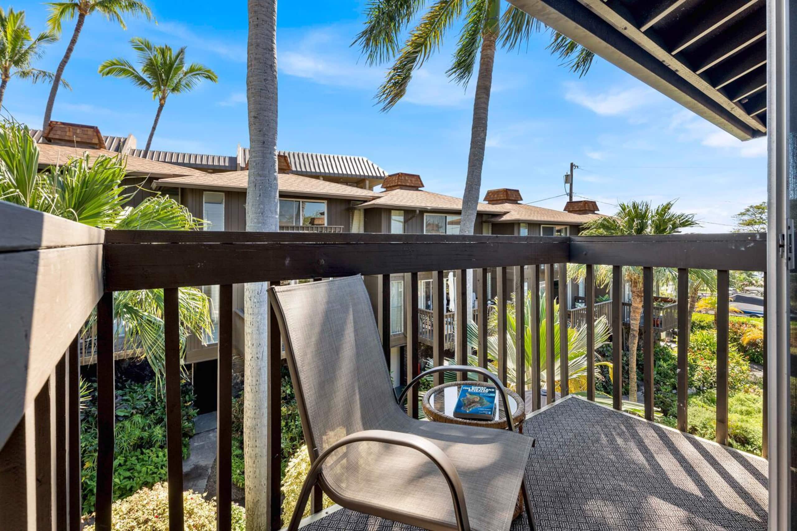 Condo in Kailua-Kona · ★4.86 · 1 bedroom · 4 beds · 1.5 private baths - Image 20