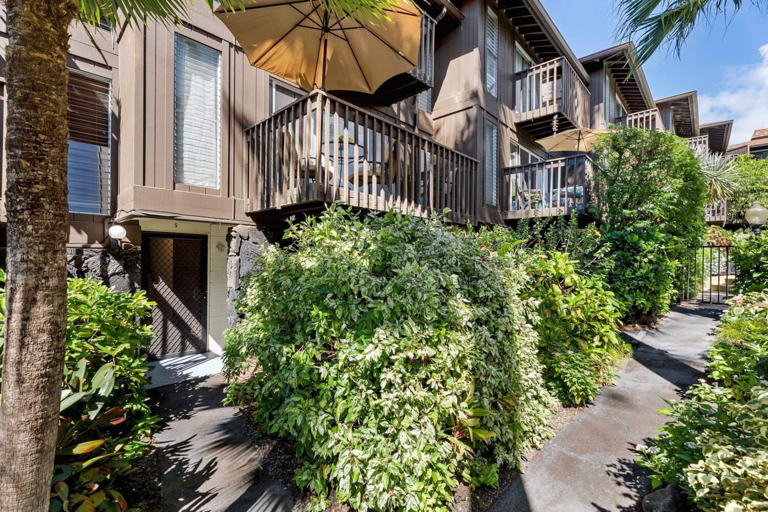 Condo in Kailua-Kona · ★4.86 · 1 bedroom · 4 beds · 1.5 private baths - Image 34