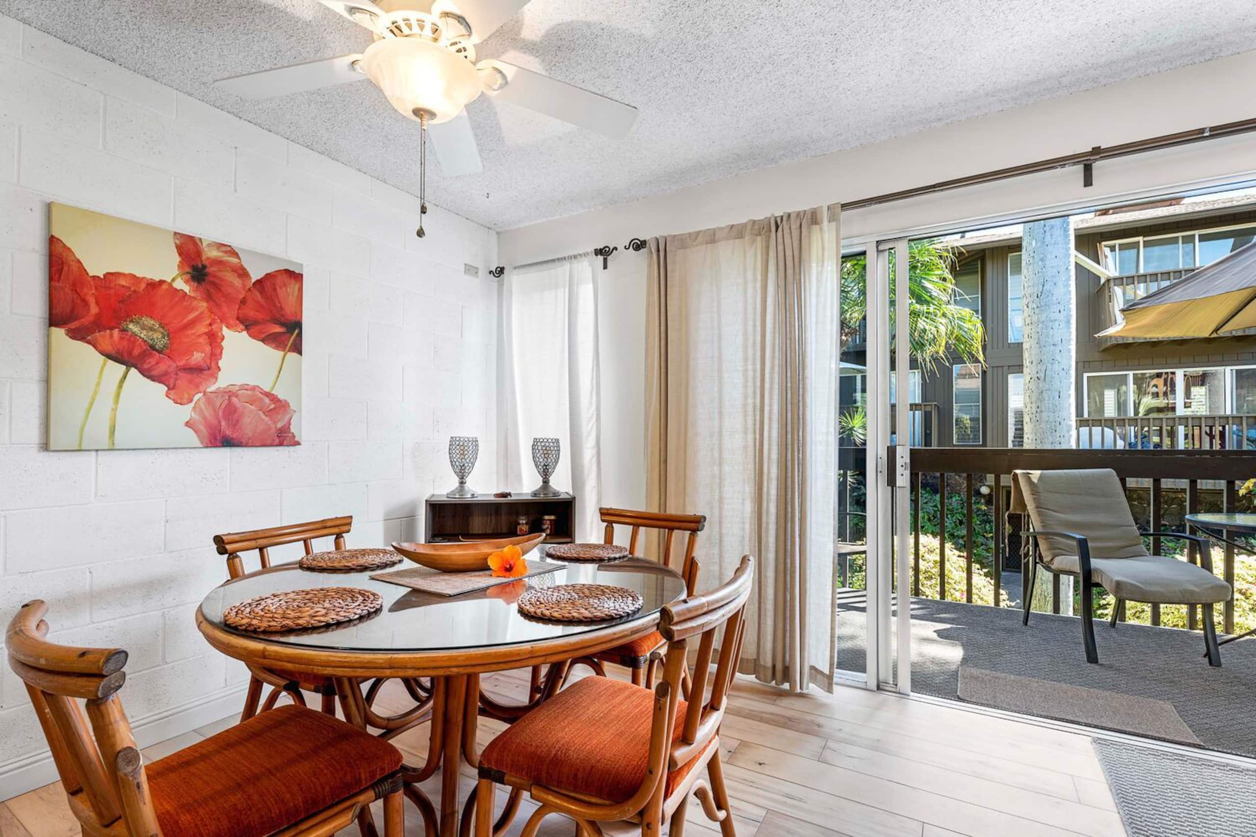 Condo in Kailua-Kona · ★4.86 · 1 bedroom · 4 beds · 1.5 private baths - Image 5