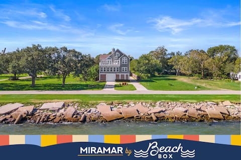 Bayfront Getaway with Large Deck and Scenic Views