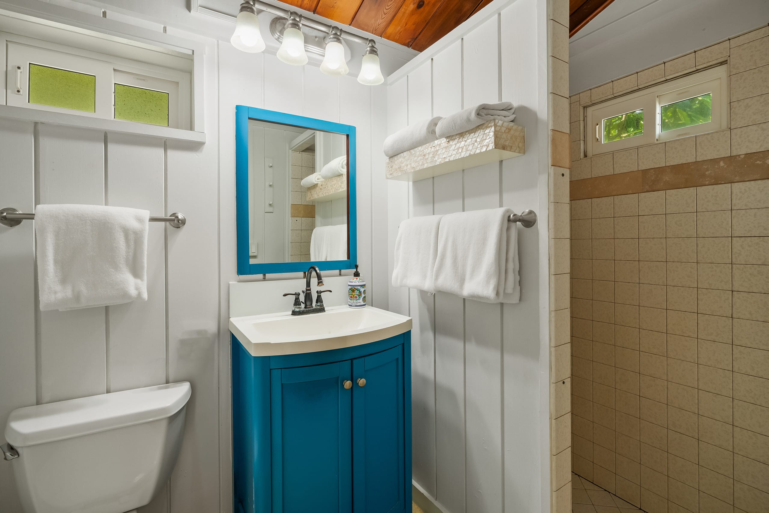 Home in Anahola · ★4.9 · 2 bedrooms · 3 beds · 2 baths - Photo 28