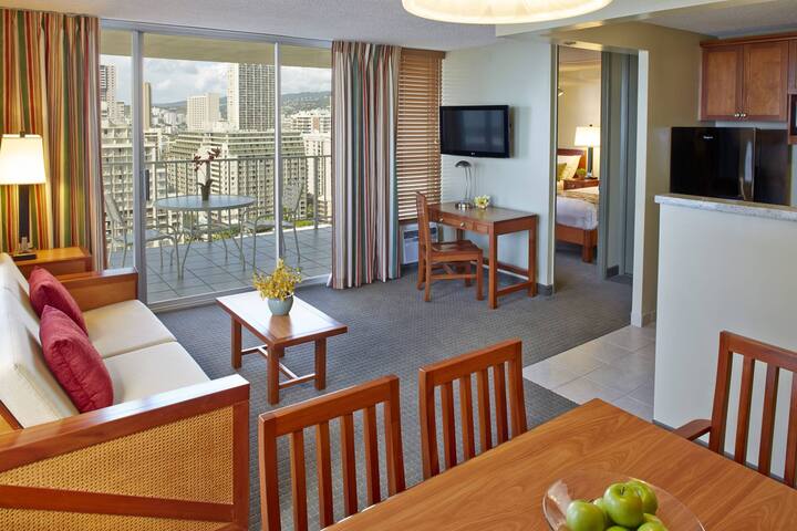 Sunset Delight: 3 Units, Sauna, Rooftop Serenity! gallery image 3