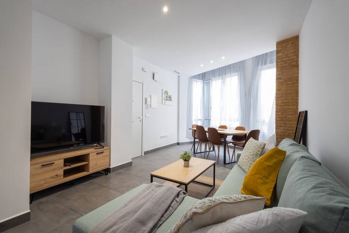 The Patraix Apartment 01 by Florit Flats gallery image 3