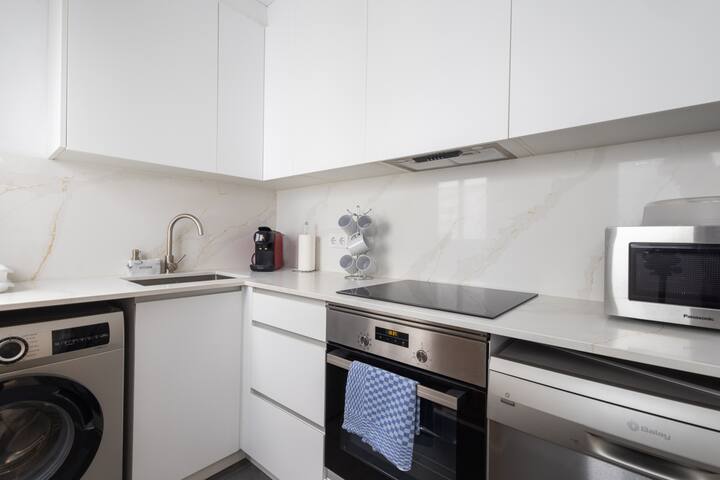 The Patraix Apartment 01 by Florit Flats gallery image 2