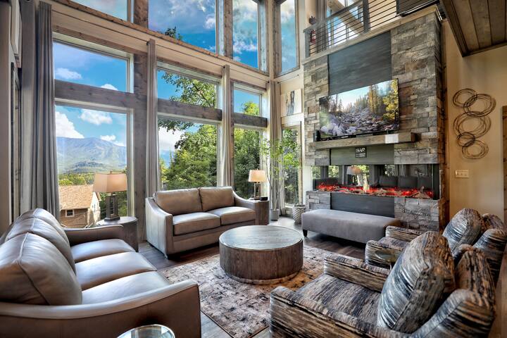 Luxury Contemporary Cabin! Fireplaces! Playground!