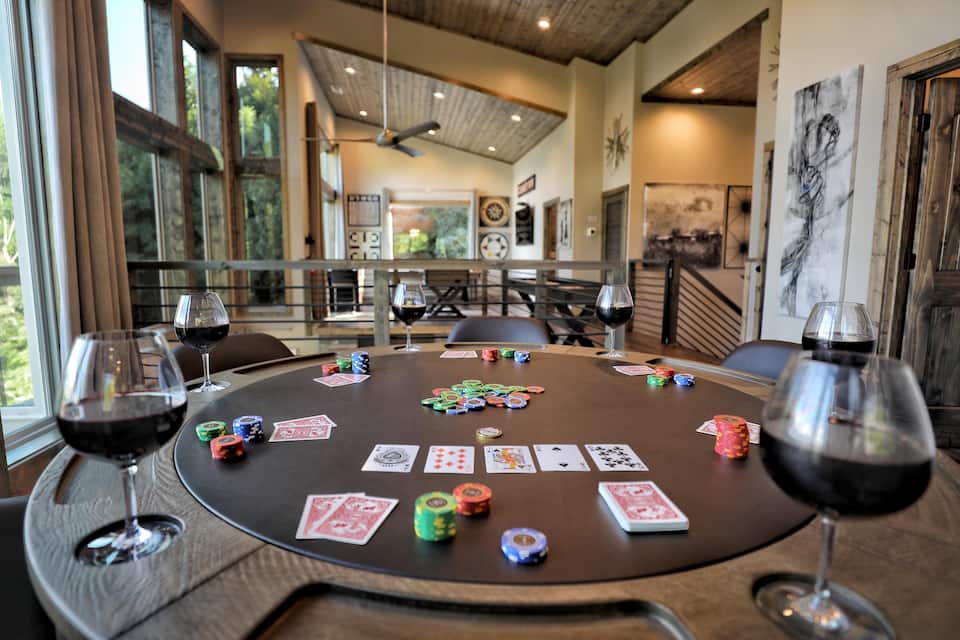 Heaven's Playhouse, a contemporary cabin facing Mt. LeConte, Gatlinburg, Tennessee, United States, photo 8 of 10