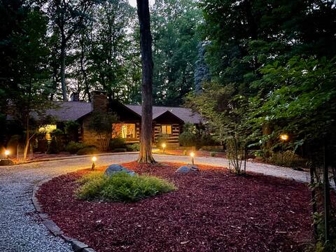 Log Cabin I Nature's Oasis I Fire Pit + Gazebo