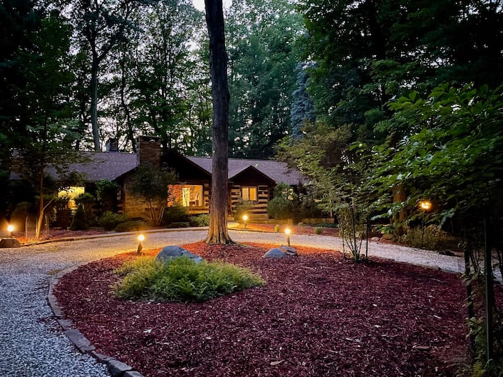 Log Cabin I Nature's Oasis I Fire Pit + Gazebo