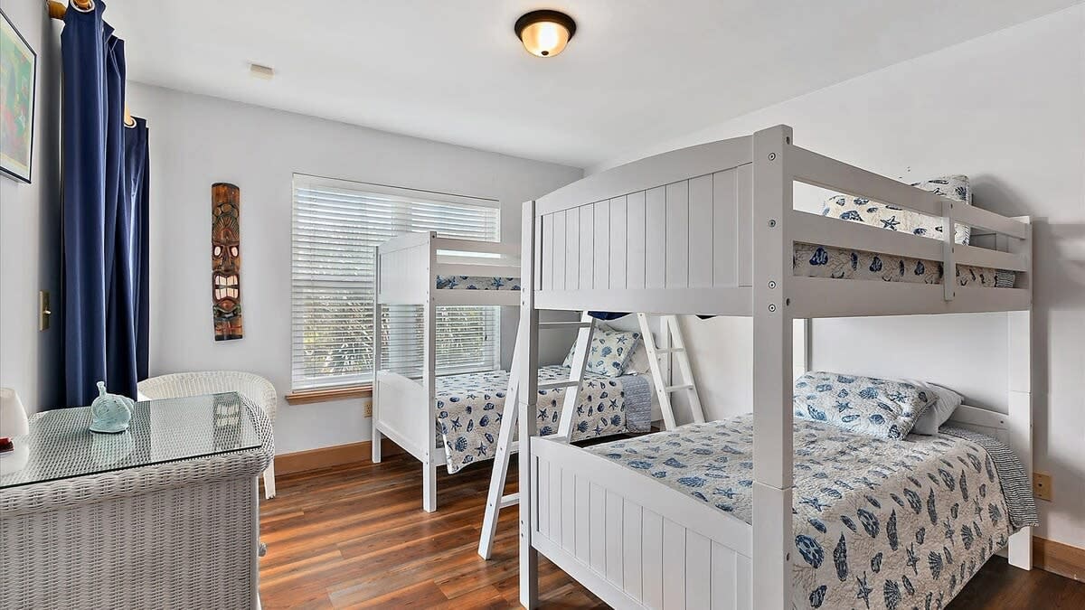 Стая с двуетажно легло