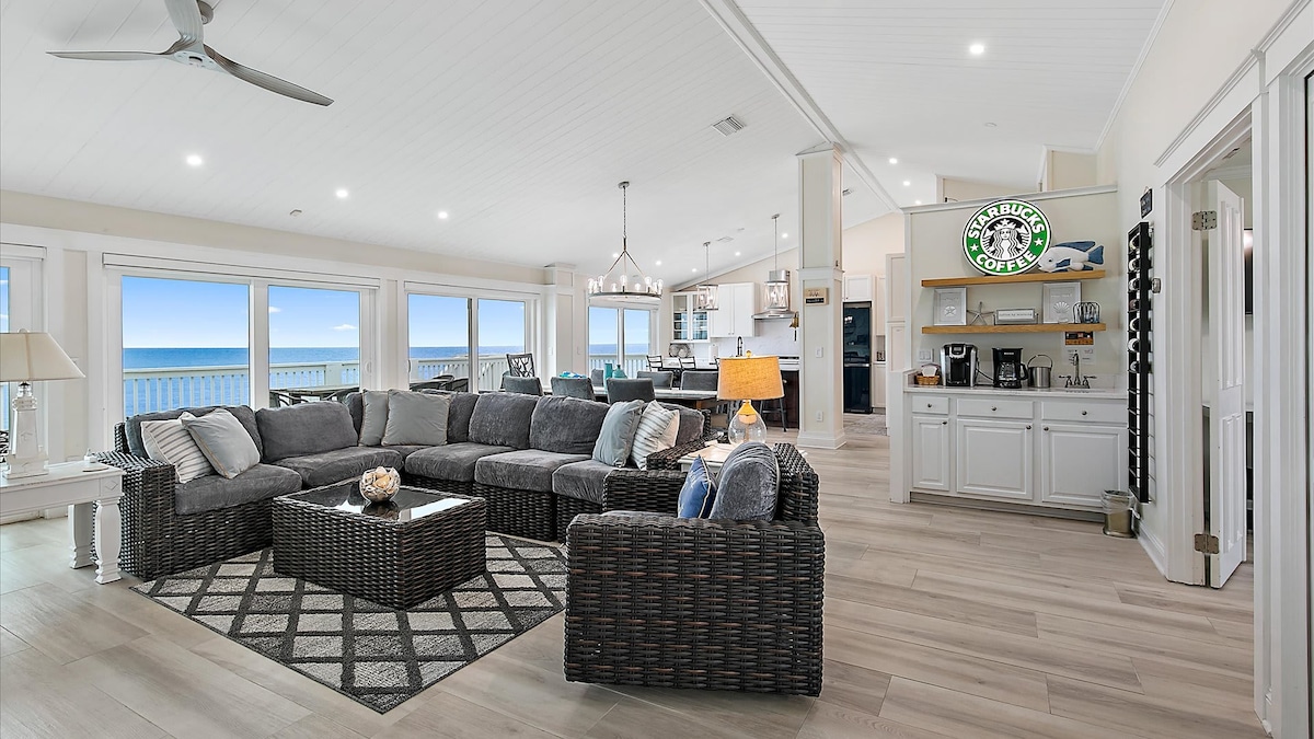 Sandy Cheeks Home, Game Room & Oceanfront Deck