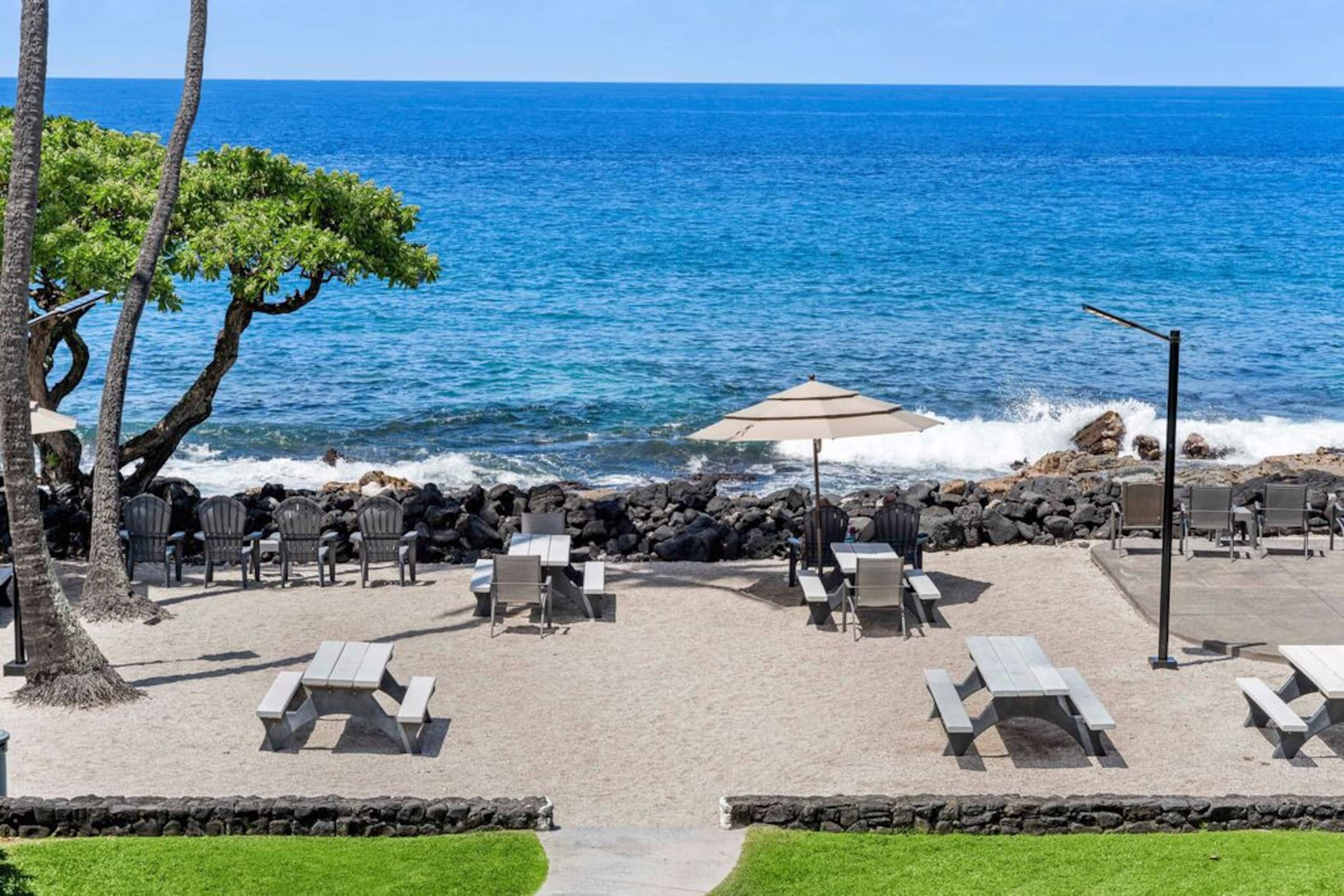Condo in Kailua-Kona · ★4.67 · 1 bedroom · 2 beds · 1 bath - Image 20