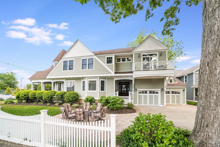 Elegant Estate Across From Woodman Beach! - South Haven, MI