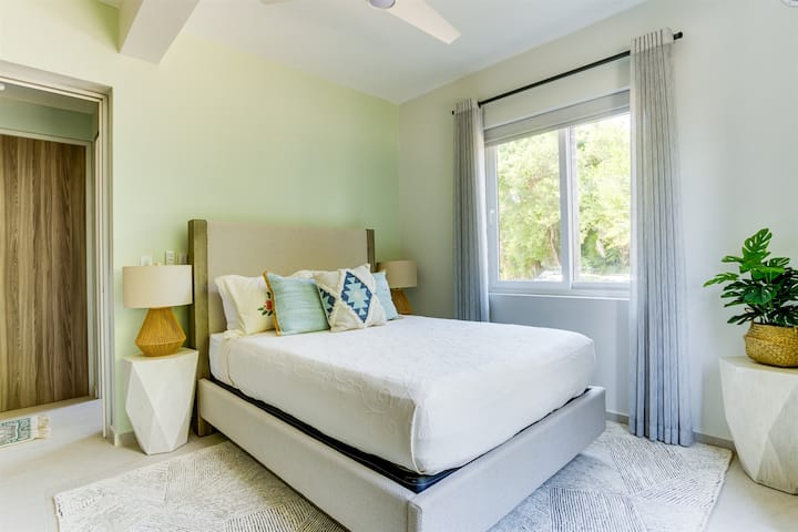 ห้องนอน 2: เตียงควีนไซส์