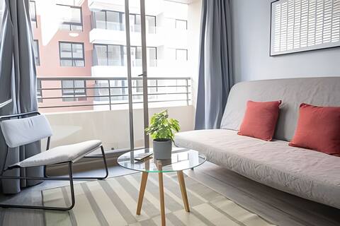 Apartment within walking distance of the subway