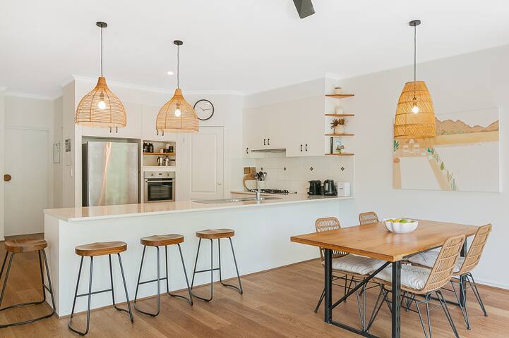 Fig Tree Retreat @ Koala Beach by uHoliday gallery image 2