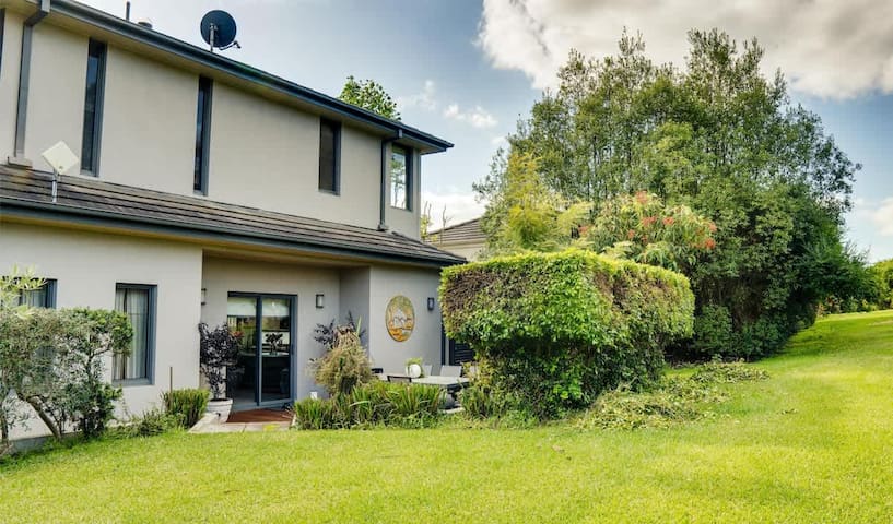 Yarra Valley Serenity House in Golf Country Club gallery image 2