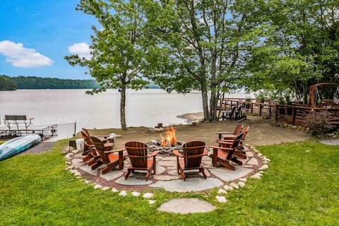 Mohawk Cabin – Lakefront Luxury w/ Deck Over Water