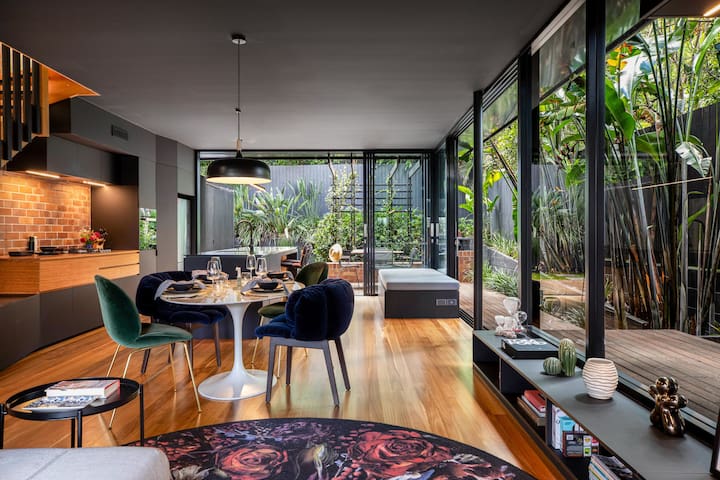 Modern Sanctuary w/Sauna! 3Bed, 2.5Bath ~ Townhome