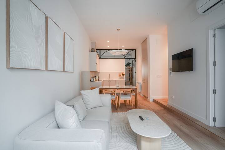 Amazing apartment-3Bedrooms 3Bathrooms-Lavapiés gallery image 4