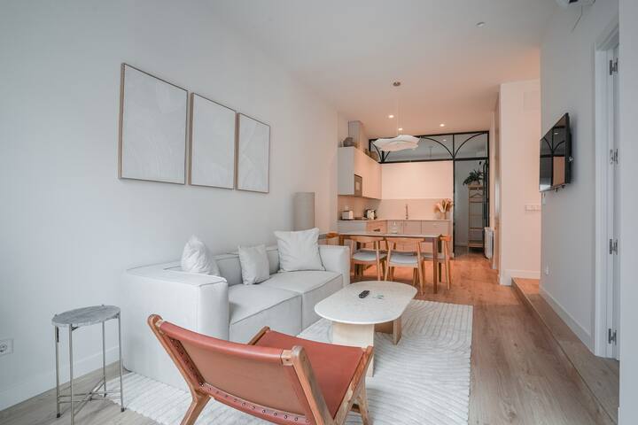 Amazing apartment-3Bedrooms 3Bathrooms-Lavapiés gallery image 3