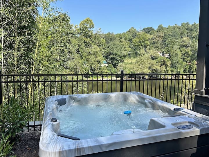 Bear River Tiny Luxury Living With River Views - Bryson City, NC