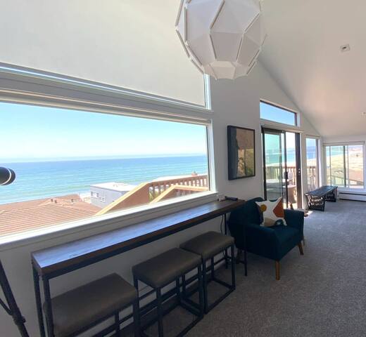 Spectacular Aptos Panoramic Ocean View Beach House gallery image 4