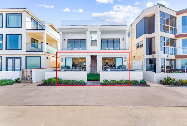 Entire Ground Beachfront Luxury Unit with Patio