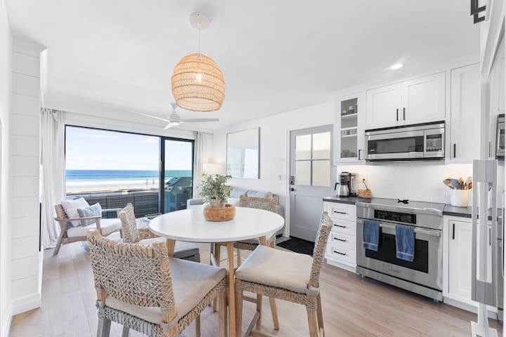 Entire Ground Beachfront Luxury Unit with Patio gallery image 4