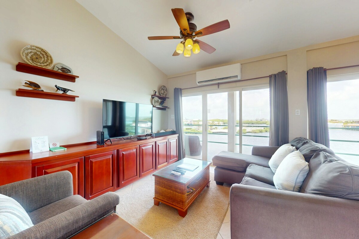 2BR third-floor waterfront villa with outdoor pool - Condominiums for Rent in San Pedro, Corozal District, Belize - Image 1