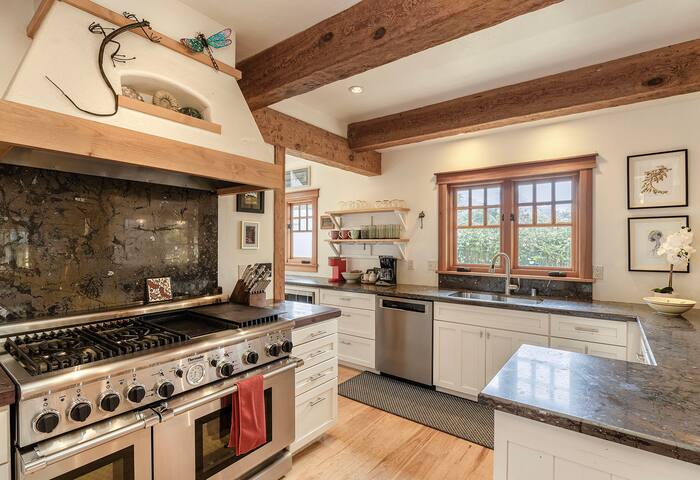 3922 Pelican Gate – Walk to Beach & Coastal Trail gallery image 3