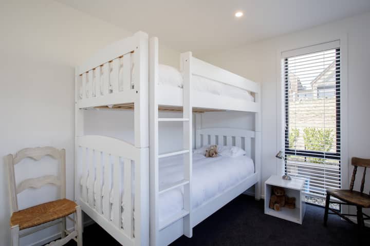 Air BNB_D Doug Ledgerwood Dr -13