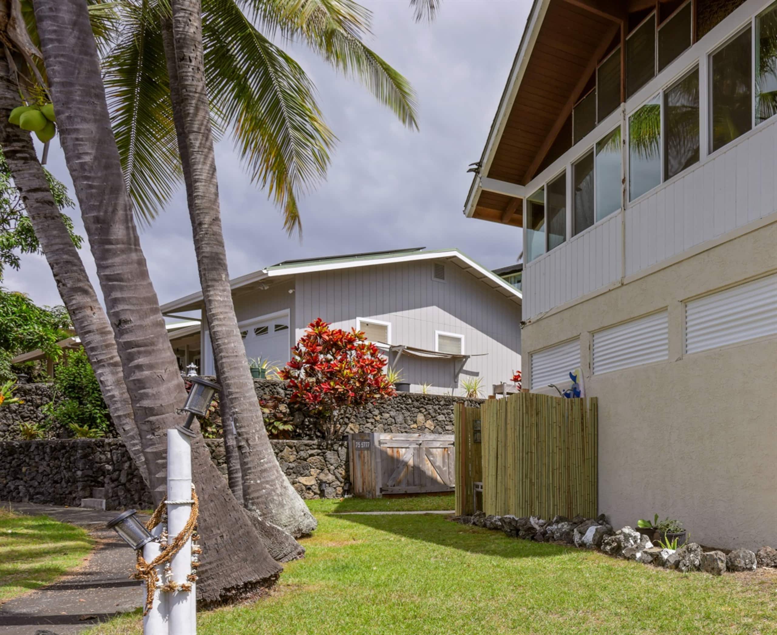Guesthouse in Kailua-Kona · ★4.81 · 2 bedrooms · 3 beds · 1 private bath - Image 16