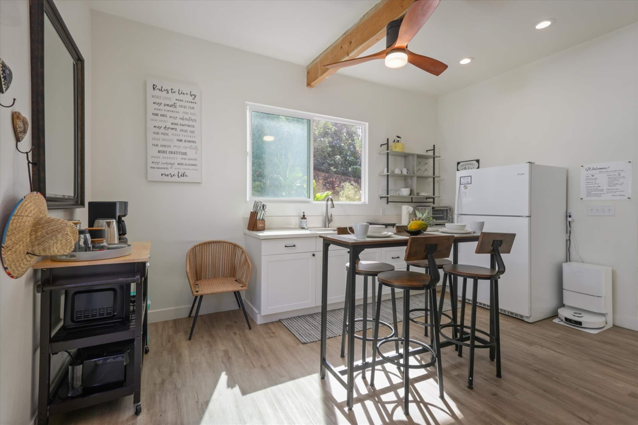 Guesthouse in Kailua-Kona · ★4.81 · 2 bedrooms · 3 beds · 1 private bath - Image 12