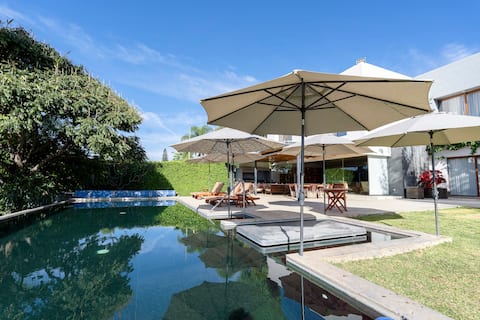 Exclusive Mansion with Padel, Lake Access Ajijic