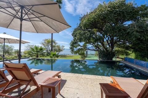 Exclusive House with Padel, Lake Access Ajijic