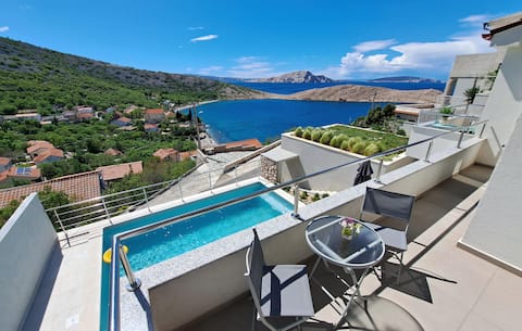 Awesome home in Lukovo with sauna