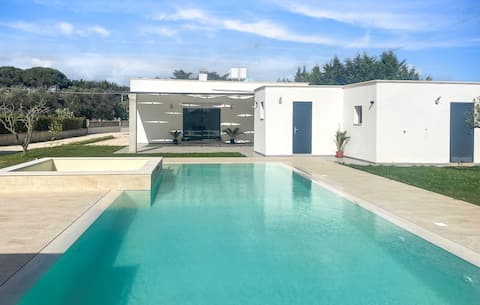 Amazing home in Mesagne with swimming pool