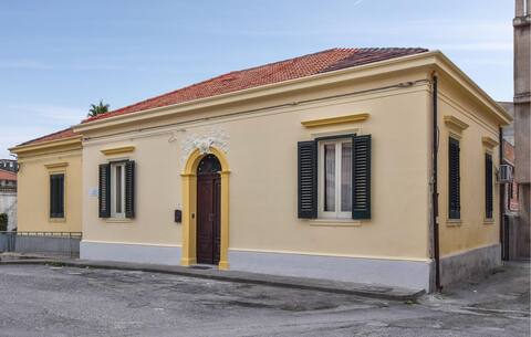 4 bedroom nice home in Melito di Porto Salvo