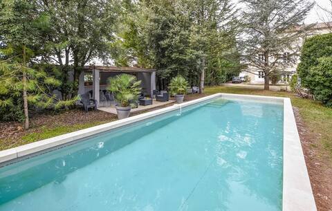 Cozy home in Entraigues-sur-la-Sorg