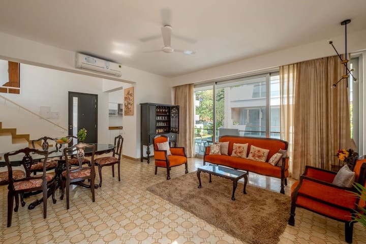 Living room image 1