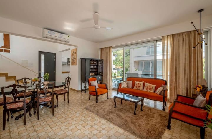 Living room image 2