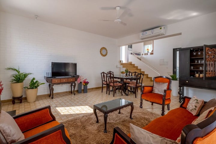 Living room image 5