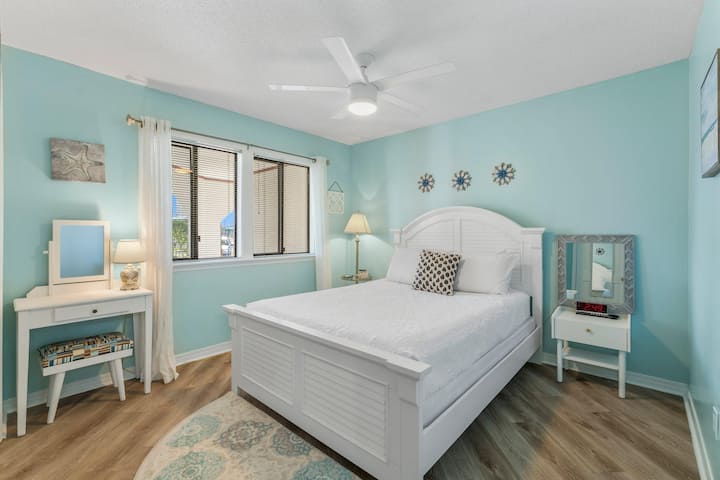 Waterfront Boat Dock, Pool, Close To Beach! - Lower Grand Lagoon, FL