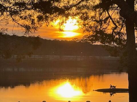 Acworth Beach Lake Home near KSU-Lakepoint Sports