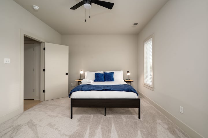 ห้องนอน 3 (เตียงควีนไซส์)