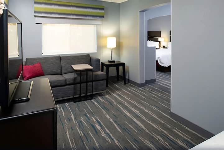 Explore Glendwood! Indoor Pool, Free Breakfast! - Glenwood Springs, CO