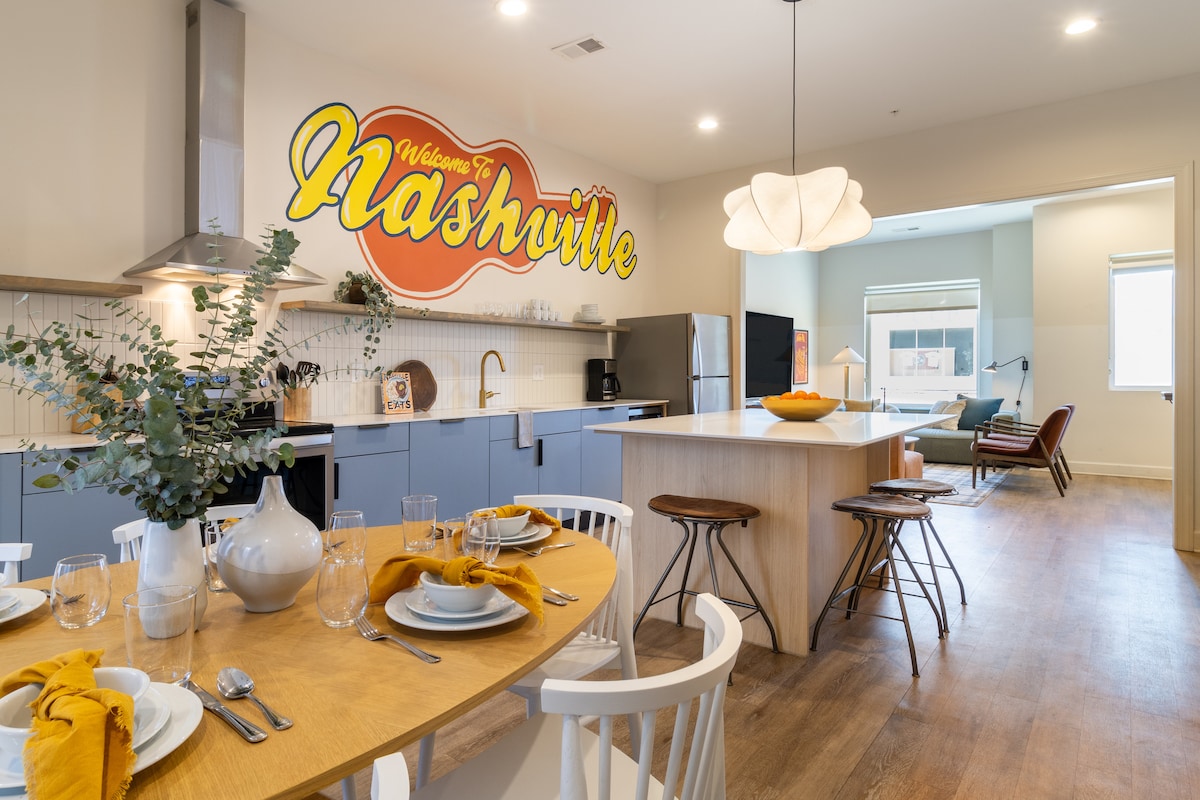 Picture Idea: The Conway Modern Music City Penthouse Sleeps 28