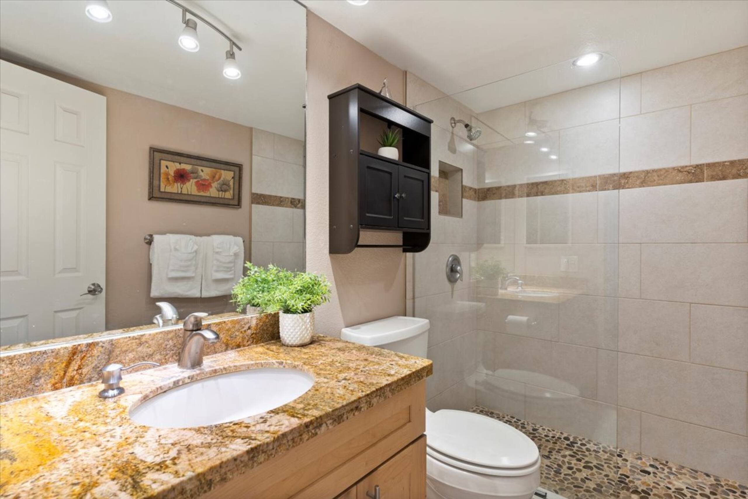 Condo in Kihei · ★4.7 · 2 bedrooms · 2 beds · 2 shared baths - Image 25