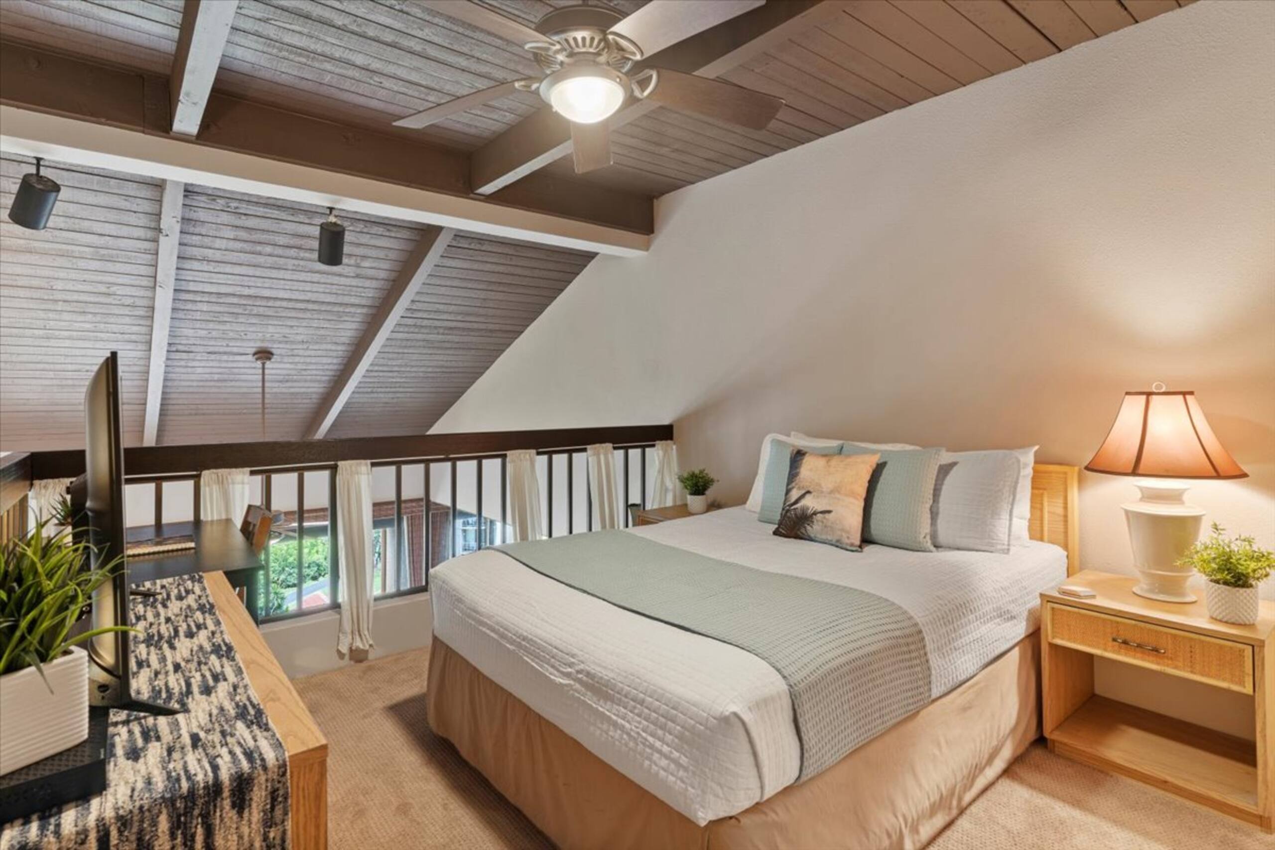 Condo in Kihei · ★4.7 · 2 bedrooms · 2 beds · 2 shared baths - Image 28