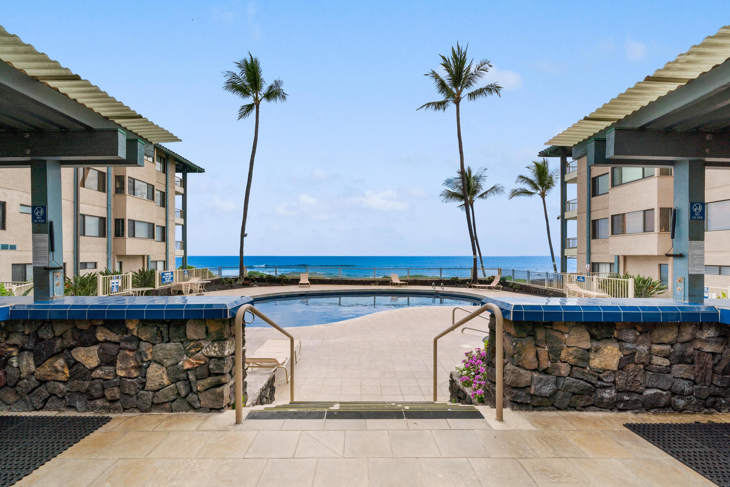 Condo in Kailua-Kona · ★4.67 · 3 bedrooms · 4 beds · 3 baths - Image 34